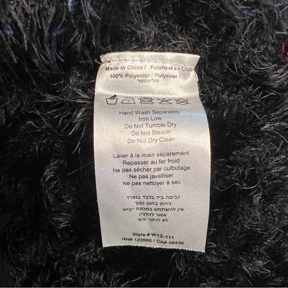 Anama Plush Sweater - Picture 5 of 5